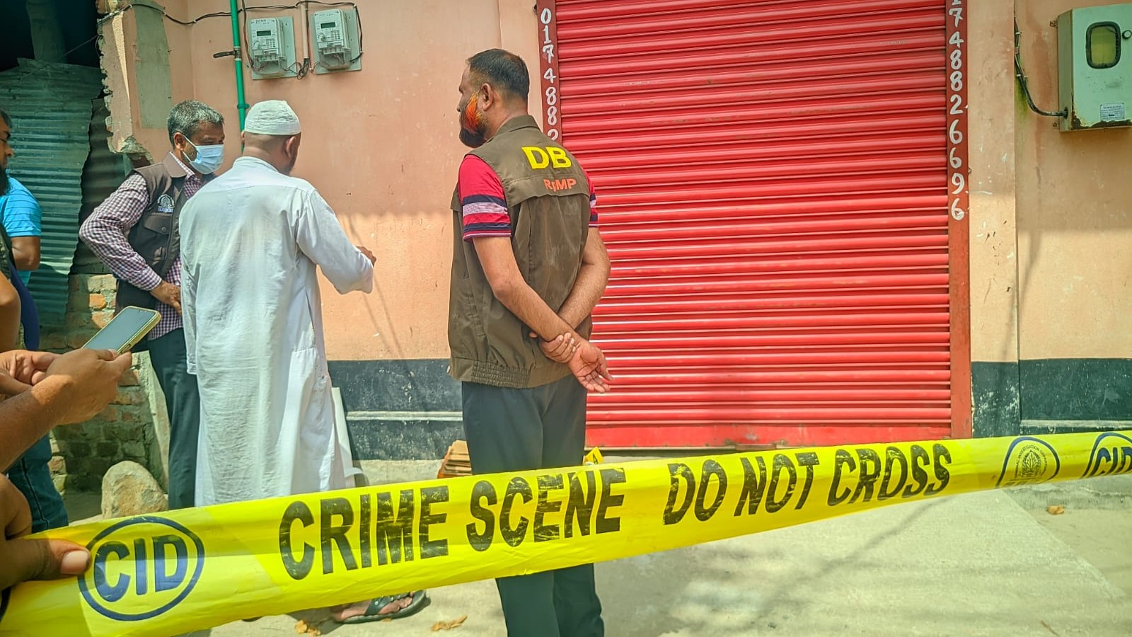 রংপুরে রিকশা গ্যারেজ মালিকের গলাকাটা মরদেহ উদ্ধার, ক্যাশবক্সের টাকা লুট